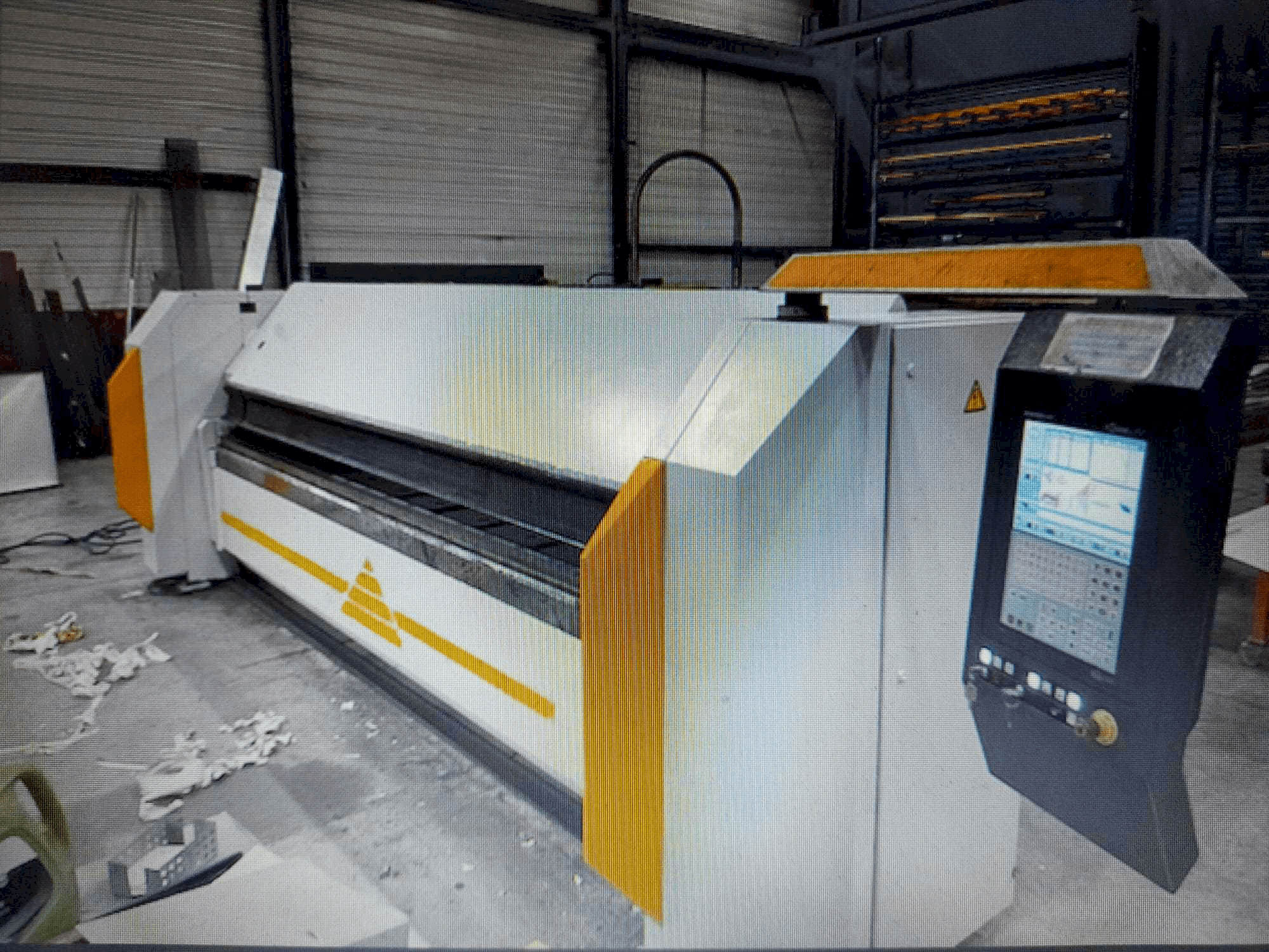 Vista frontal de la máquina RAS 73.40 flexibend