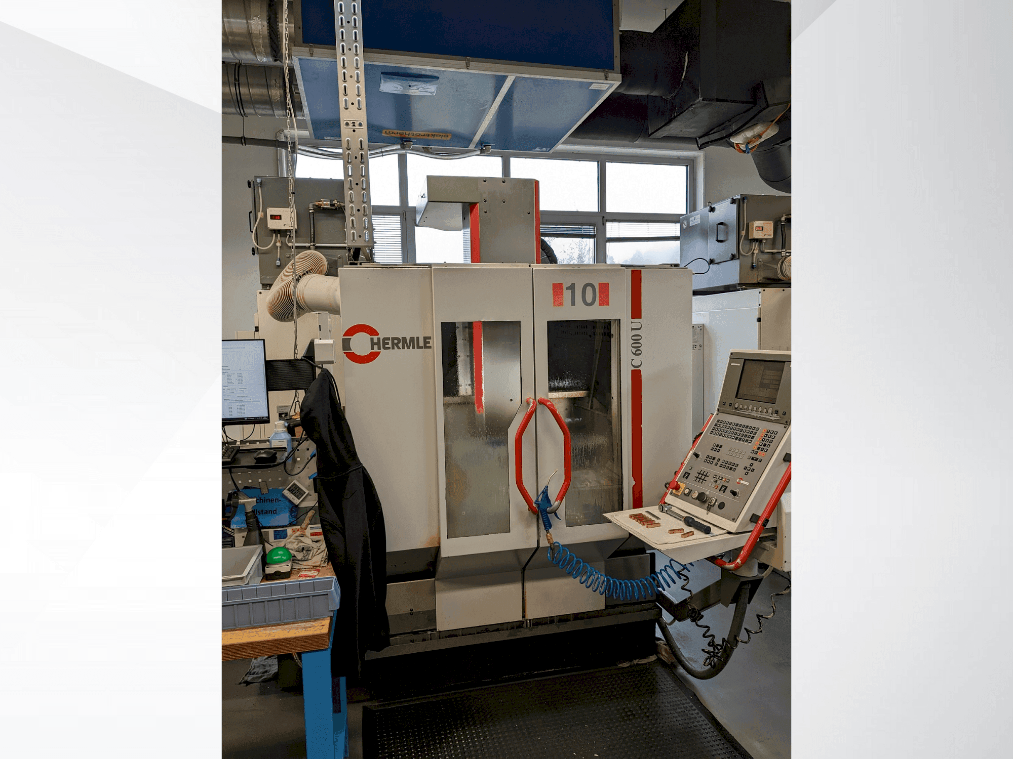 Vista frontal de la máquina HERMLE C600U