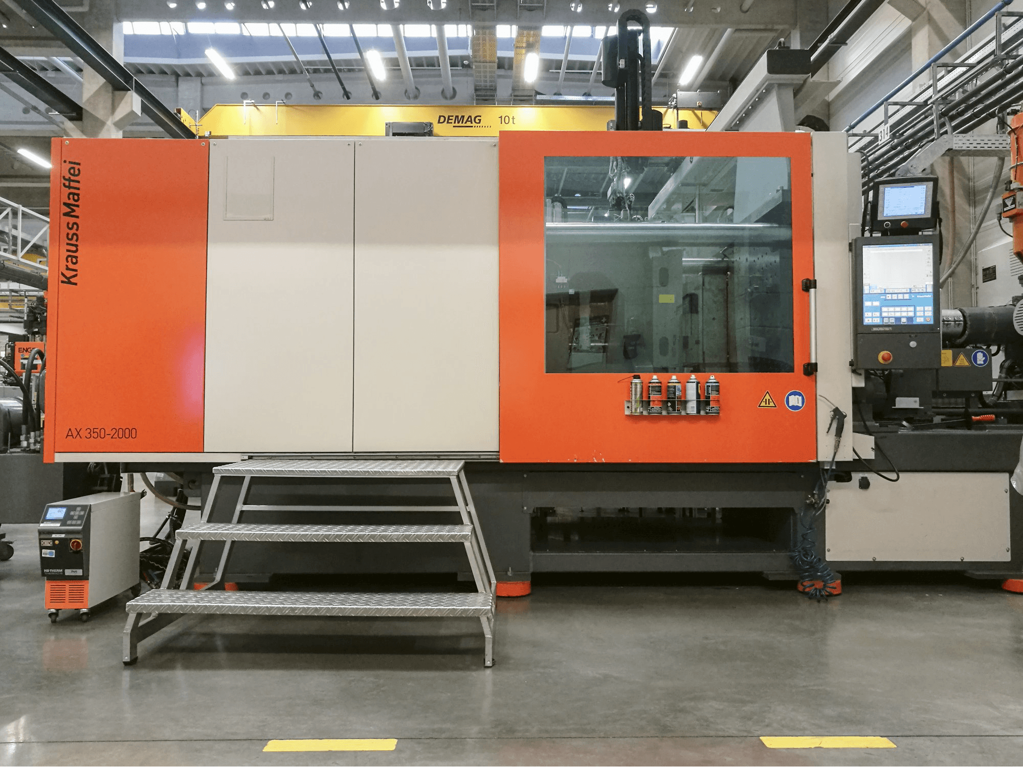 Vista frontal de la máquina Krauss Maffei 350-2000 AX