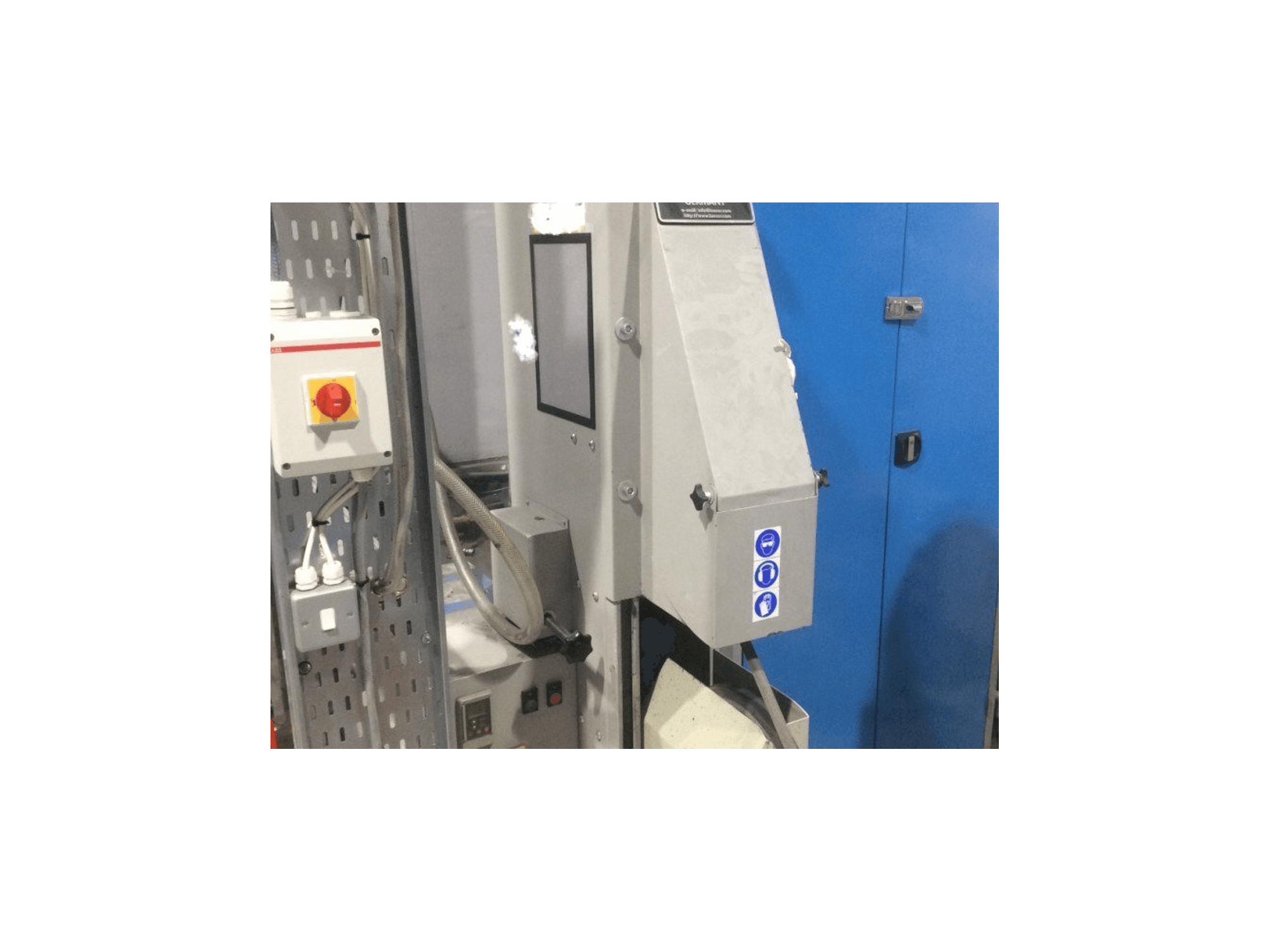 Vista frontal de la máquina Loeser KS 100