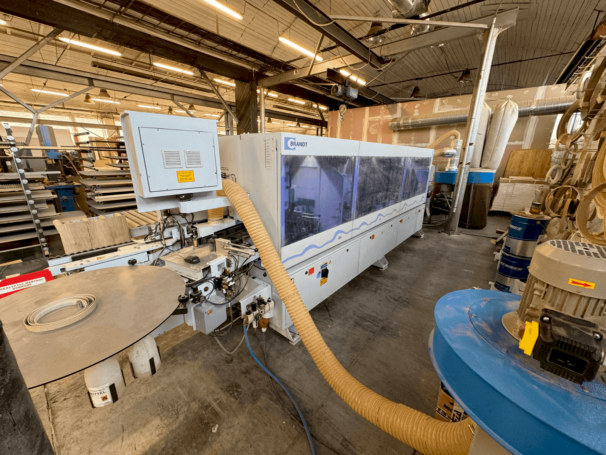 Vista frontal de la máquina HOMAG Brandt KDF 650