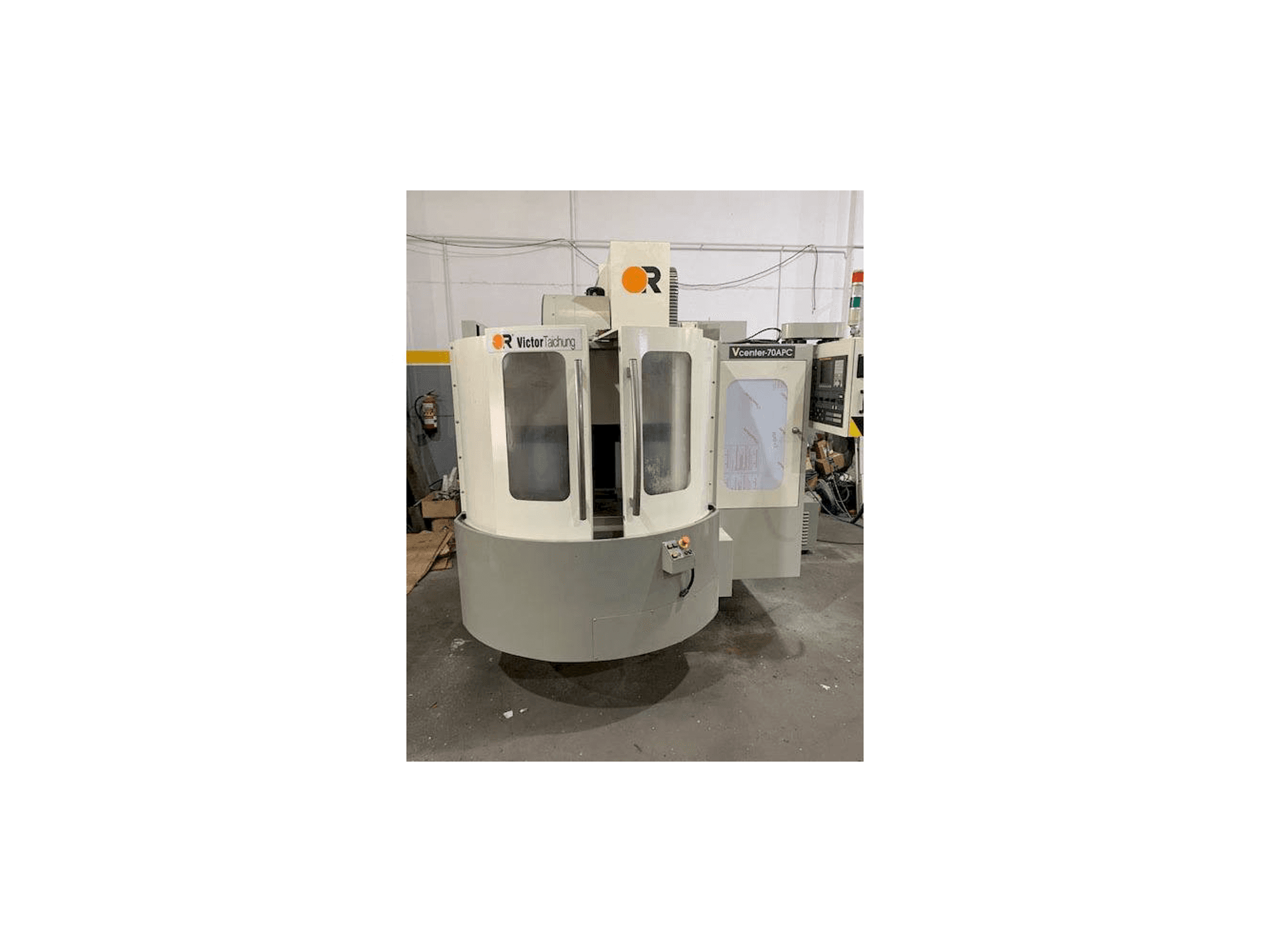 Vista frontal de la máquina Victor Vcenter-70APC