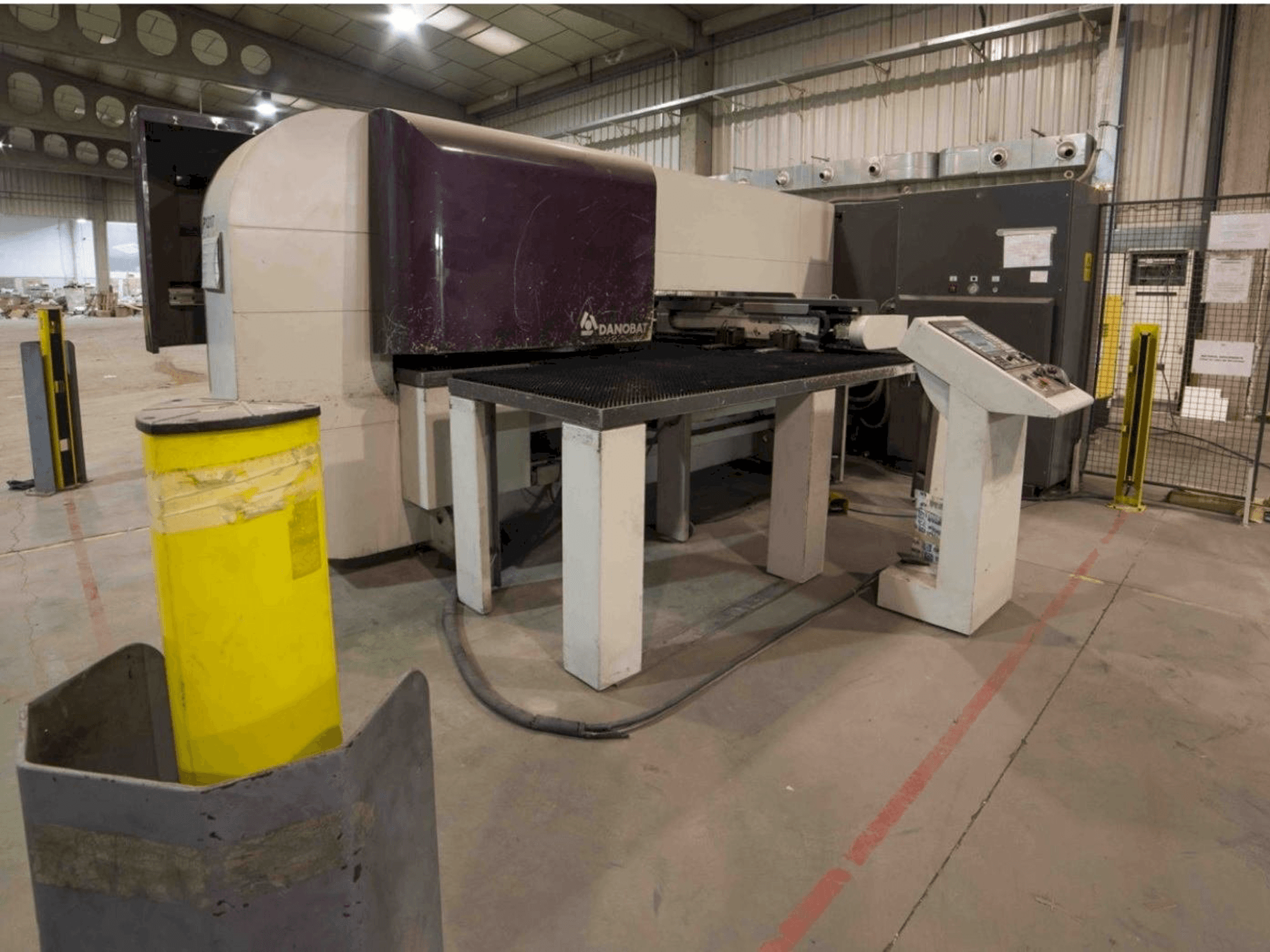 Vista frontal de la máquina DANOBAT P1317