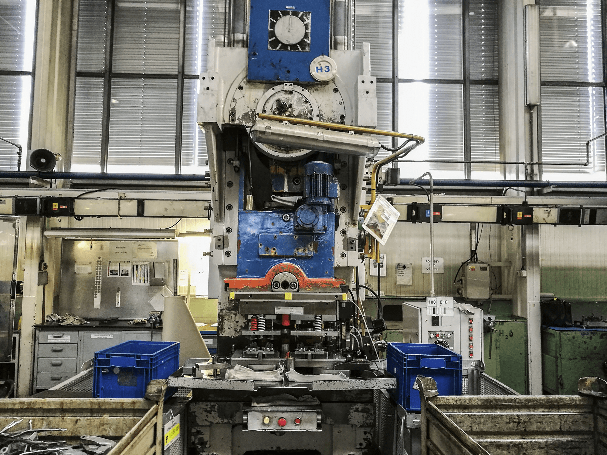 Vista frontal de la máquina ZTS LEK-160