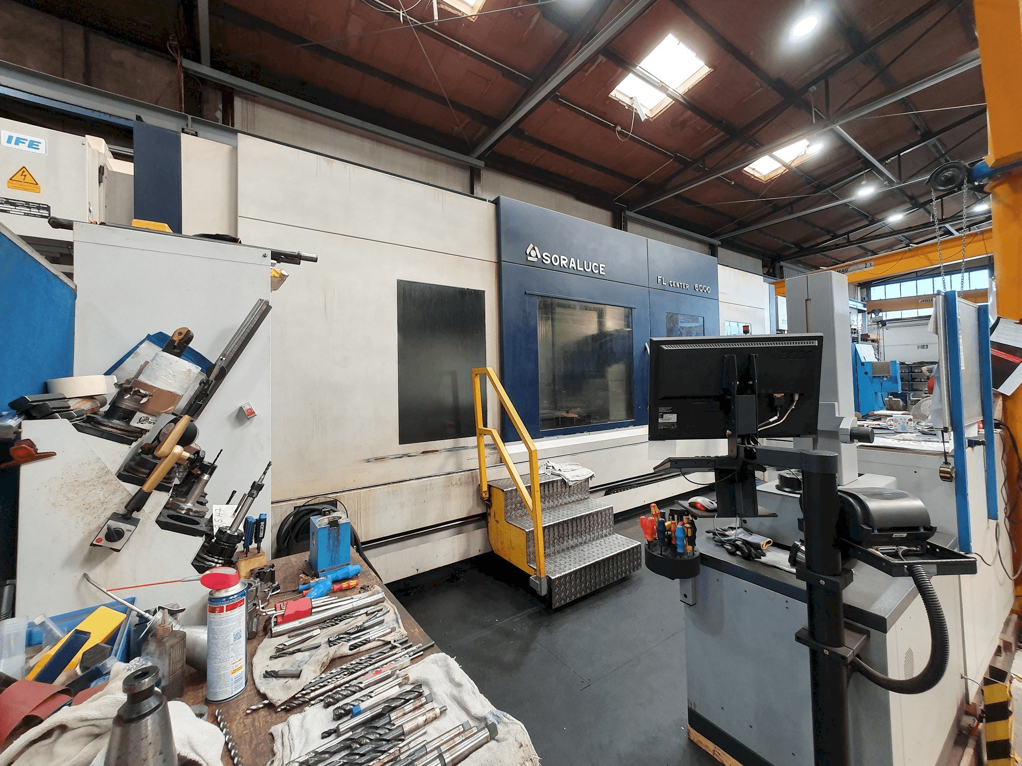 Vista frontal de la máquina Soraluce FL 6000