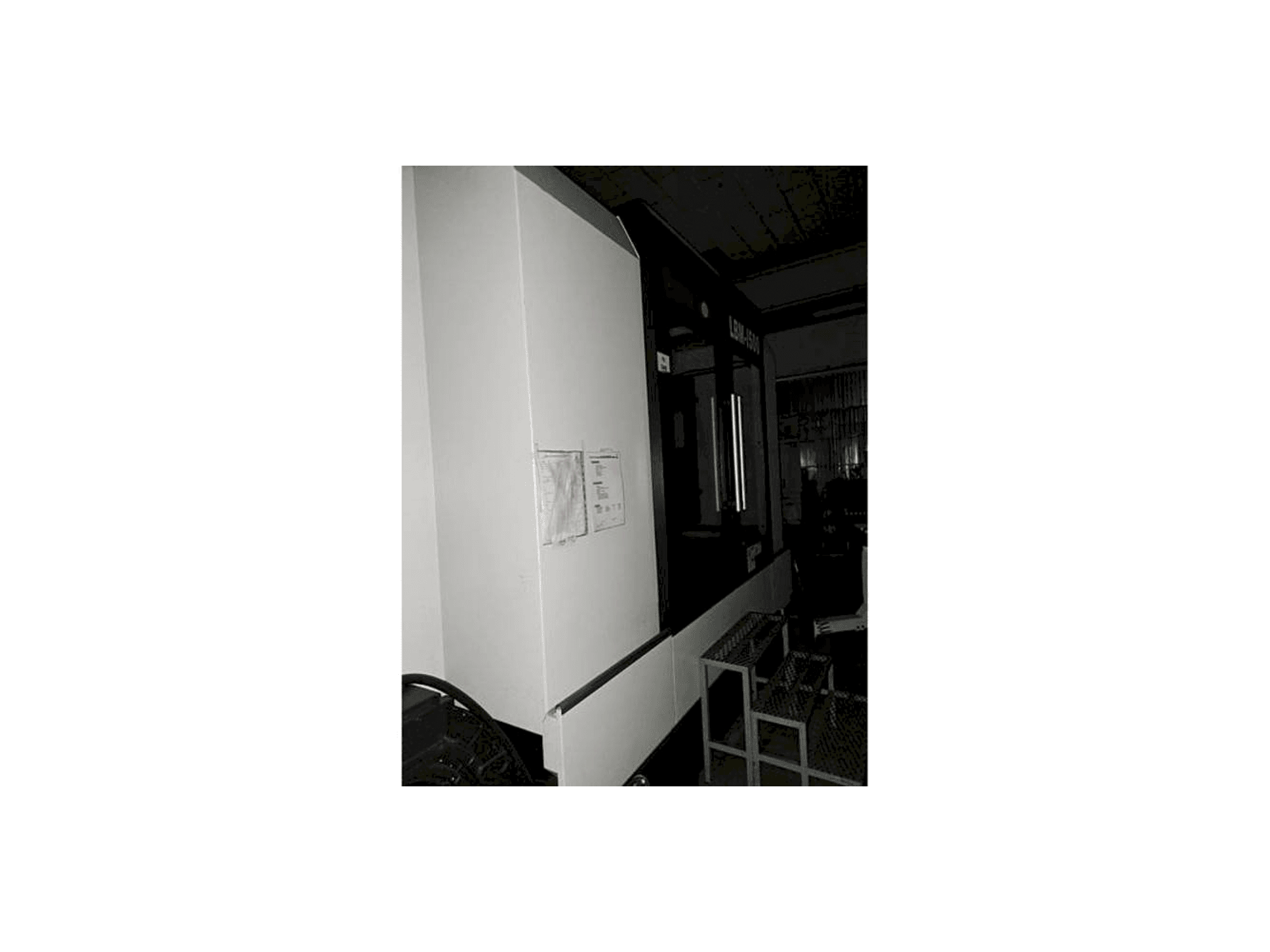 Vista izquierda de la máquina Eumach LBM-1500