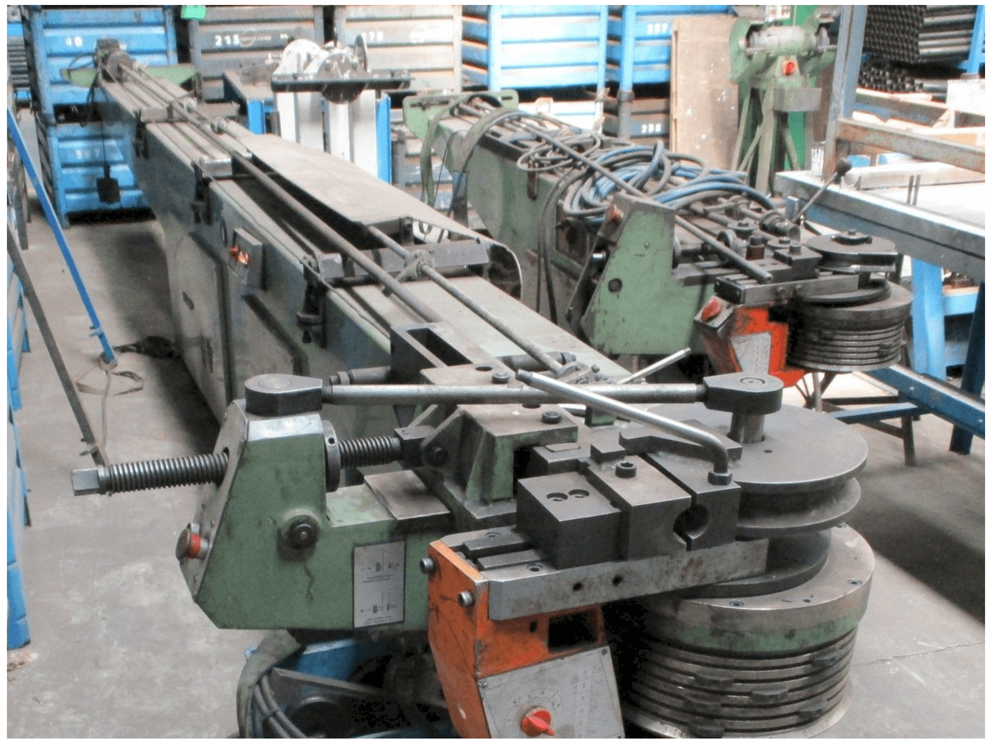 Vista frontal de la máquina Tejero 55AHC