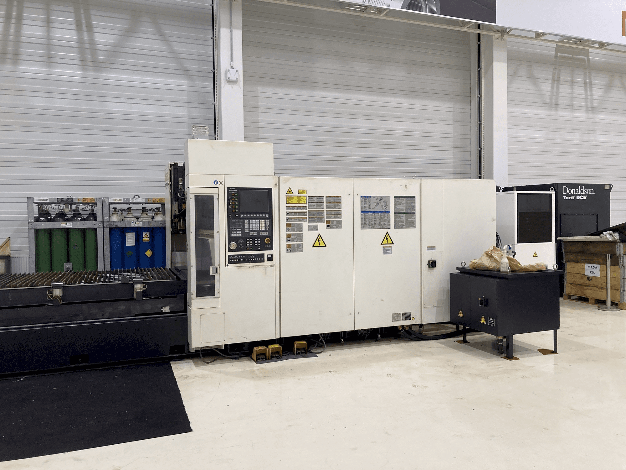 Vista frontal de la máquina Mazak Super Turbo-X 510 MK III RTC