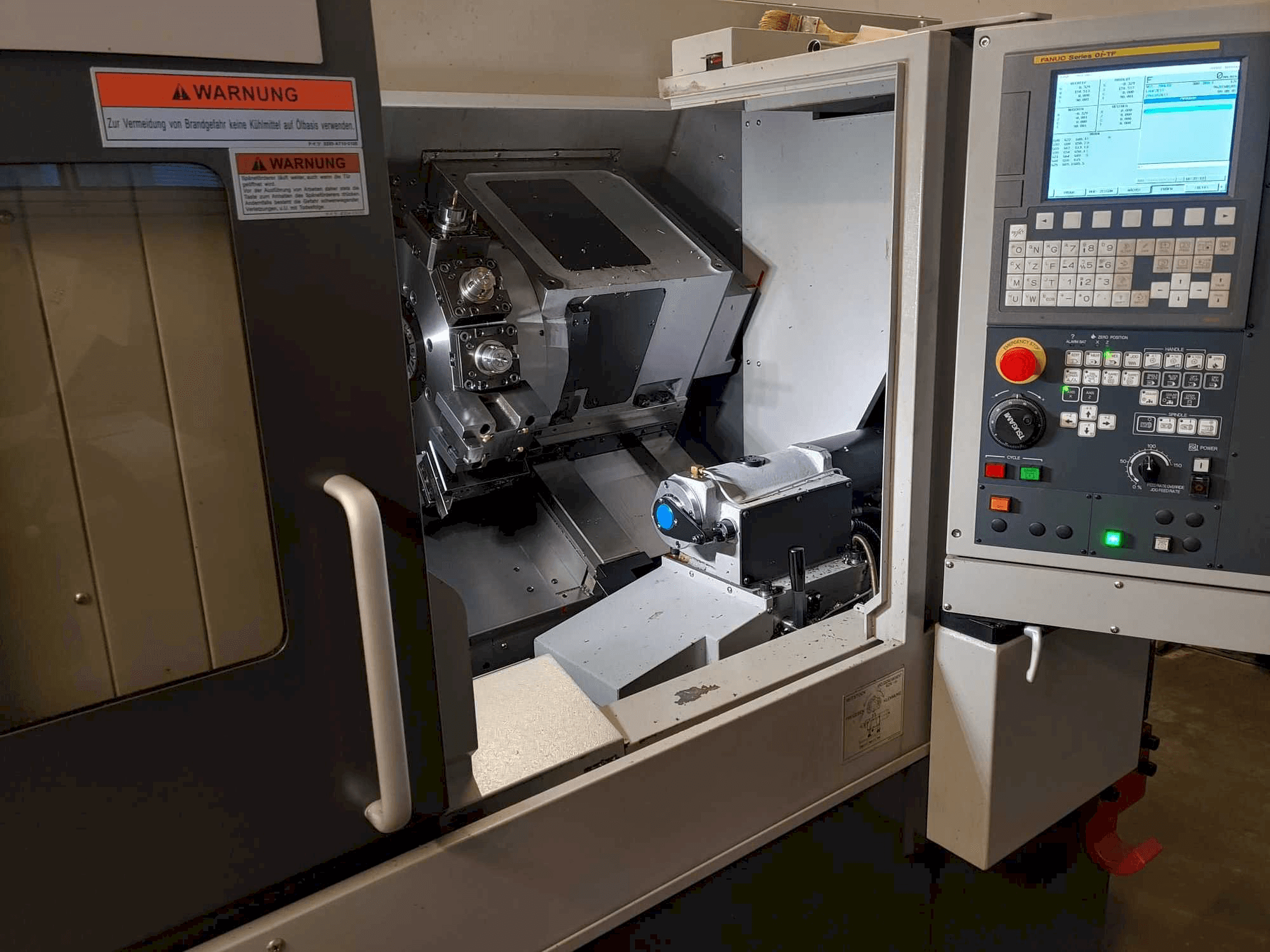 Vista frontal de la máquina TSUGAMI M08DE