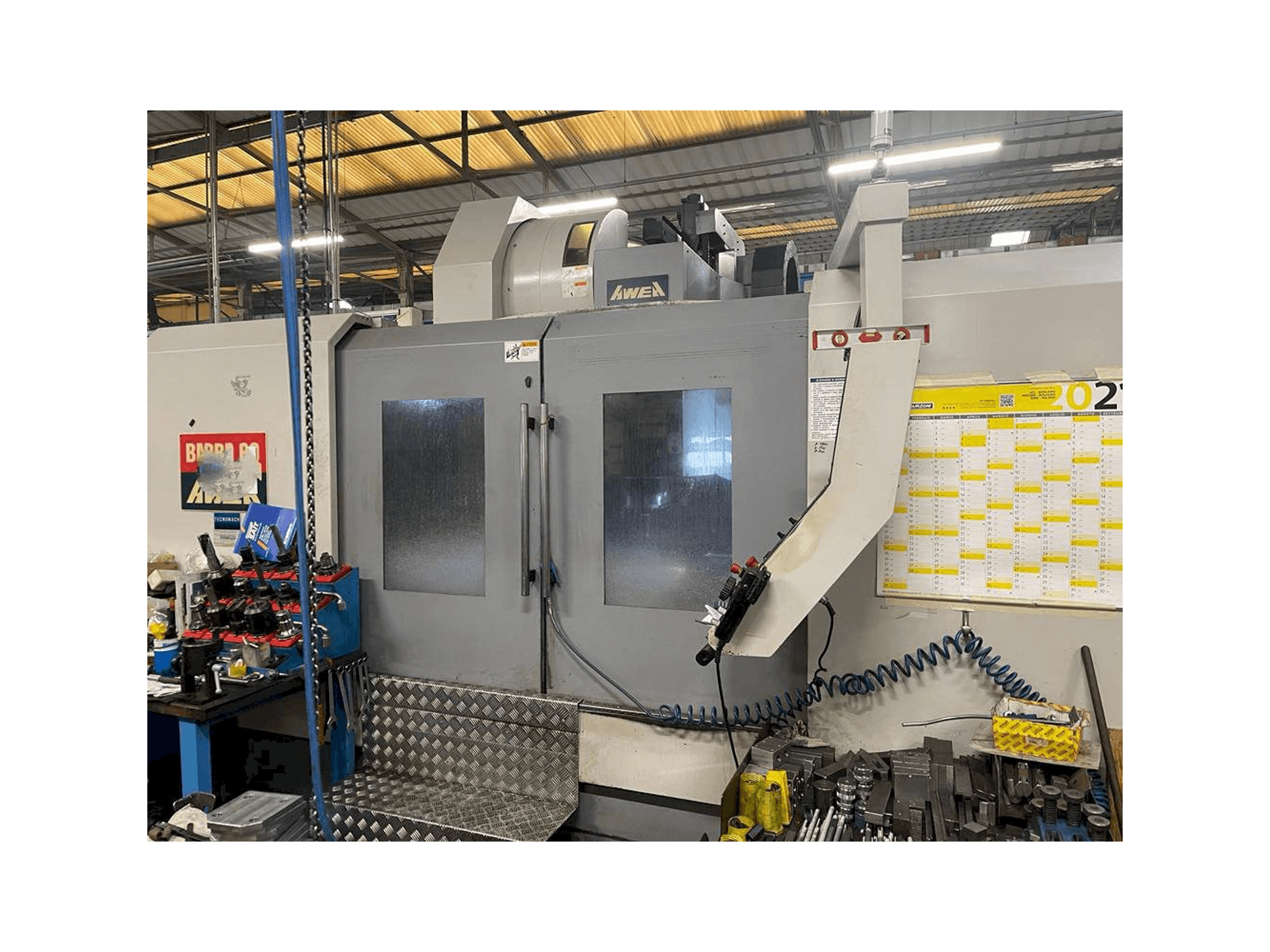 Vista frontal de la máquina AWEA BM-1600