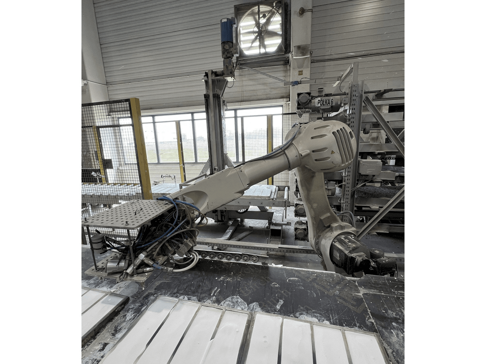 Vista frontal de la máquina Kawasaki 3RS050N-BC02