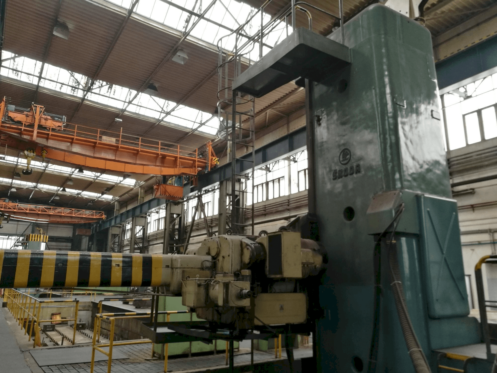 Vista frontal de la máquina SKODA WDA 200