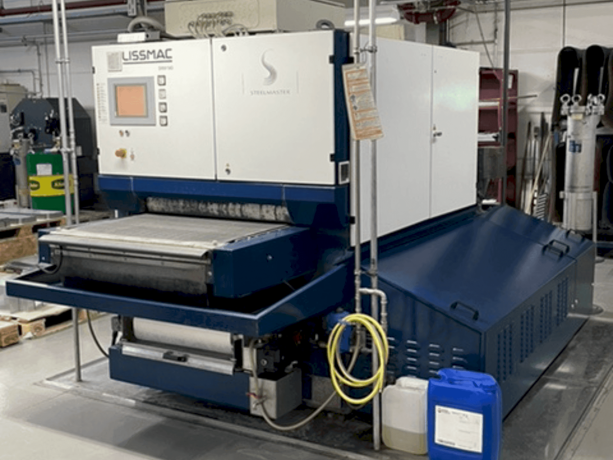 Vista frontal de la máquina LISSMAC SMW 543 RTTB