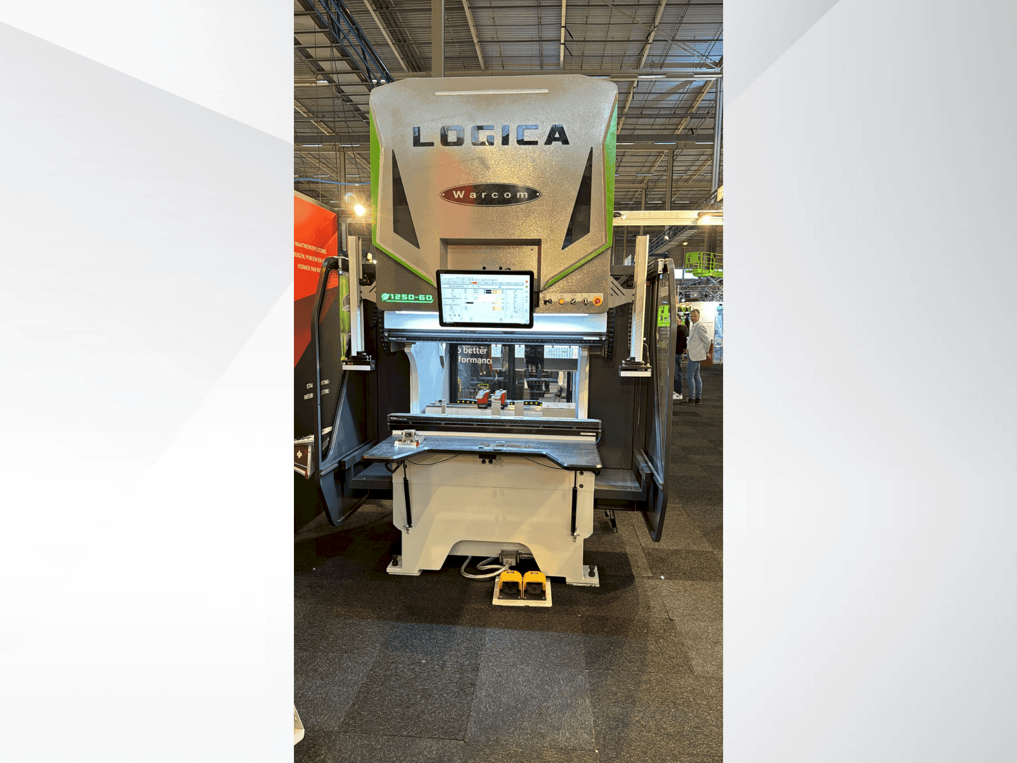 Vista frontal de la máquina Warcom LOGICA 1250-60