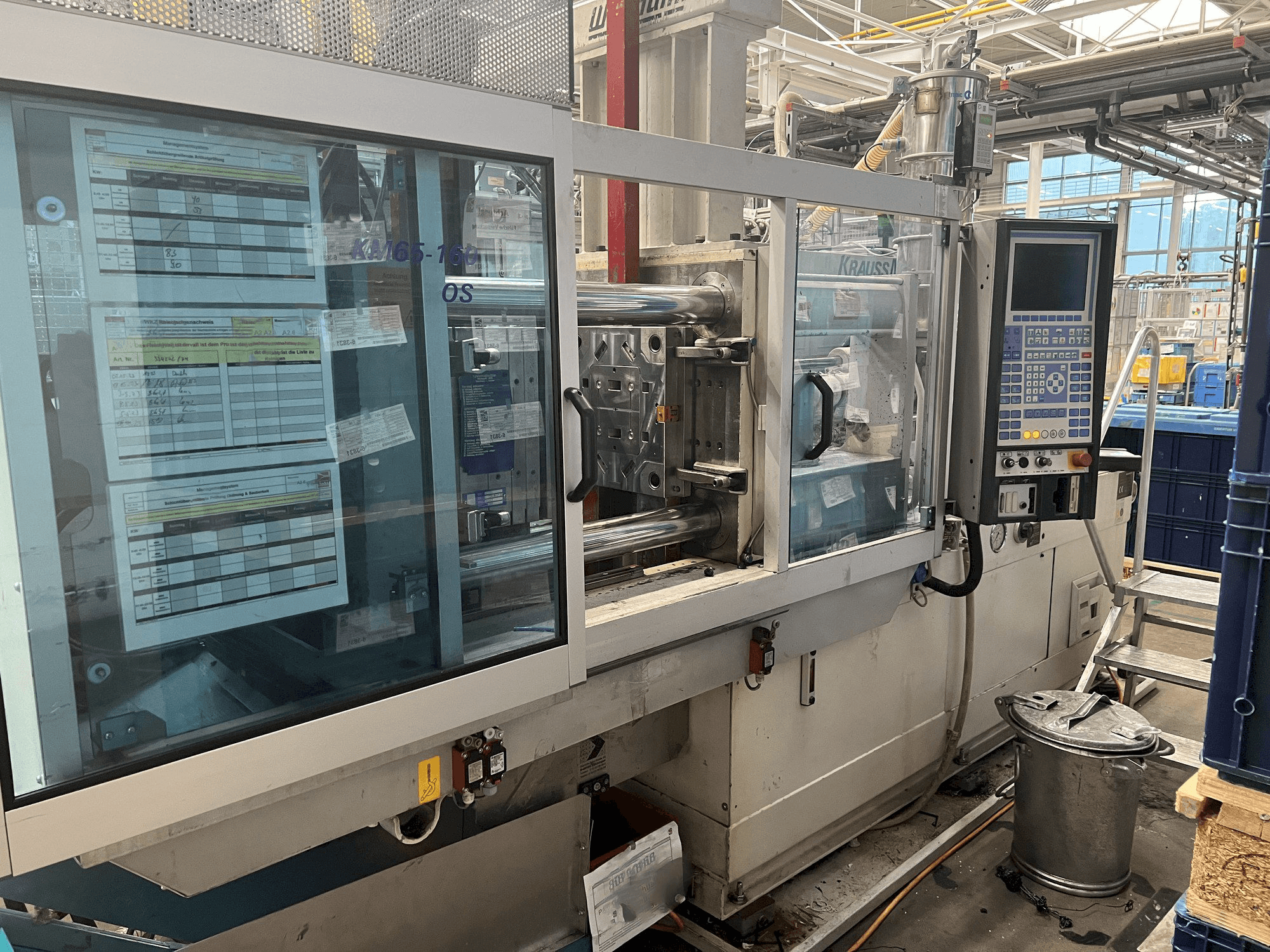 Vista frontal de la máquina Krauss Maffei KM 65-160 C2