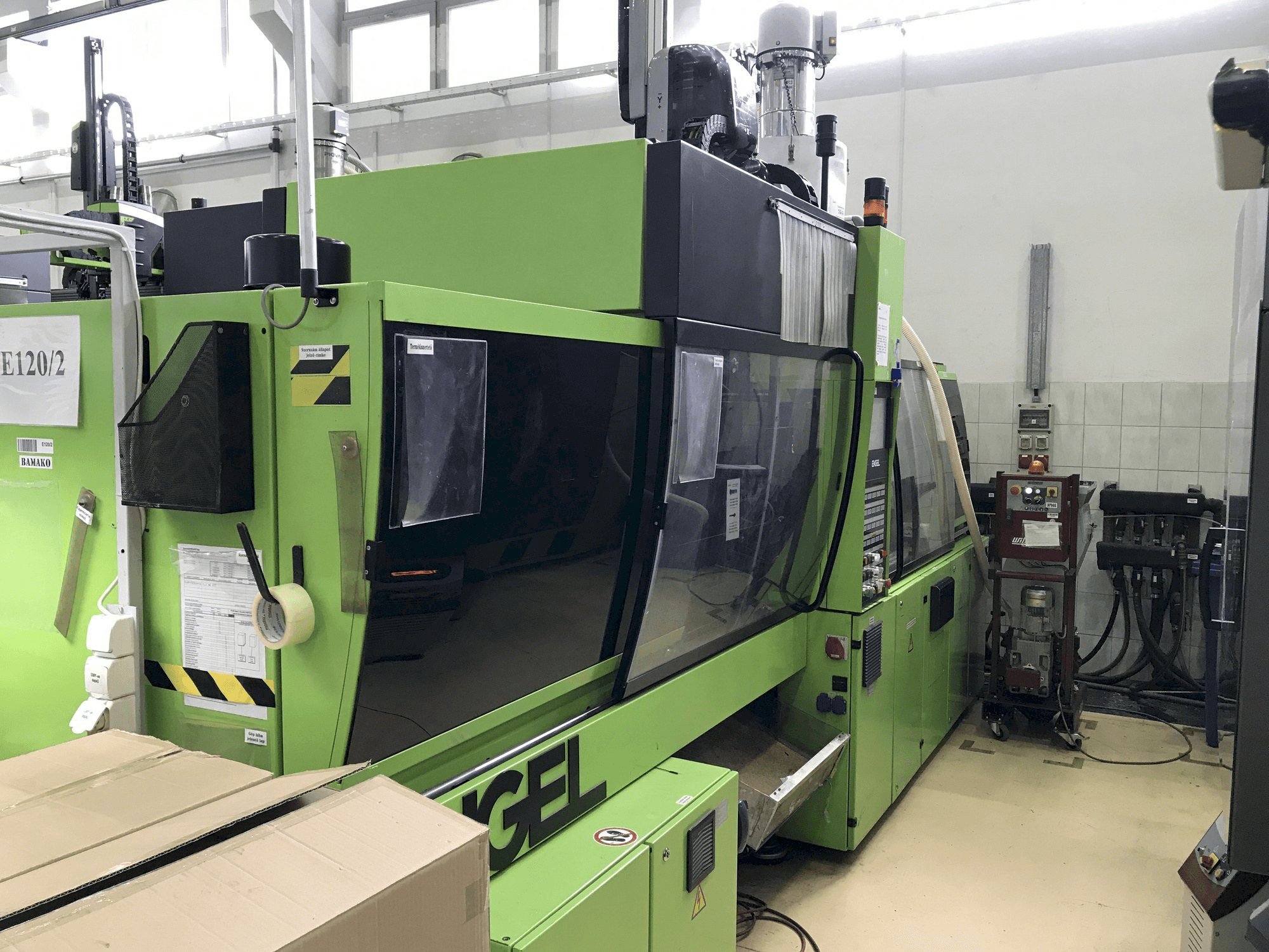 Vista frontal de la máquina ENGEL VC 500/120 Plus