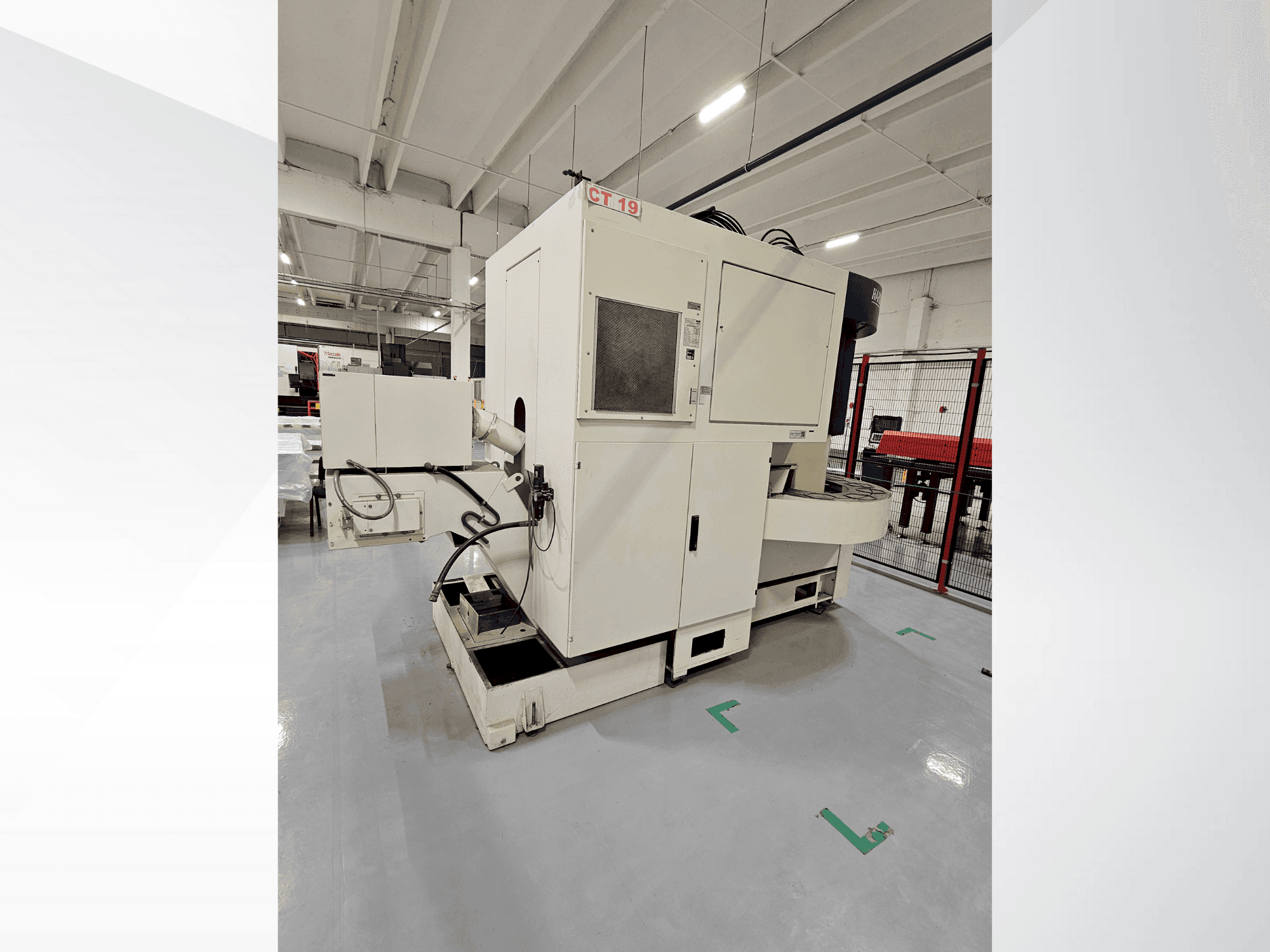 Vista frontal de la máquina HARDINGE EMAG VL 5