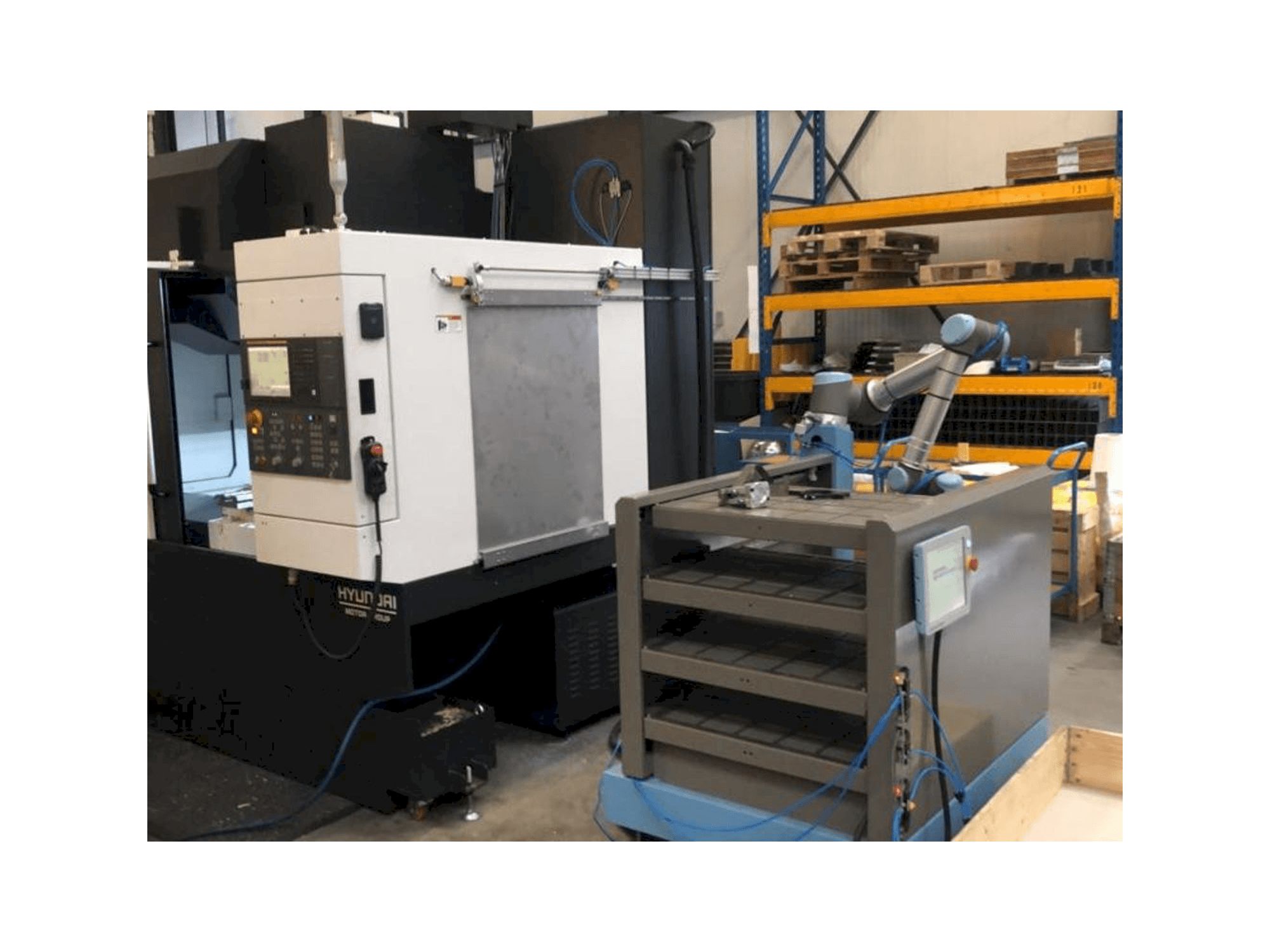 Vista frontal de la máquina Universal Robots UR10