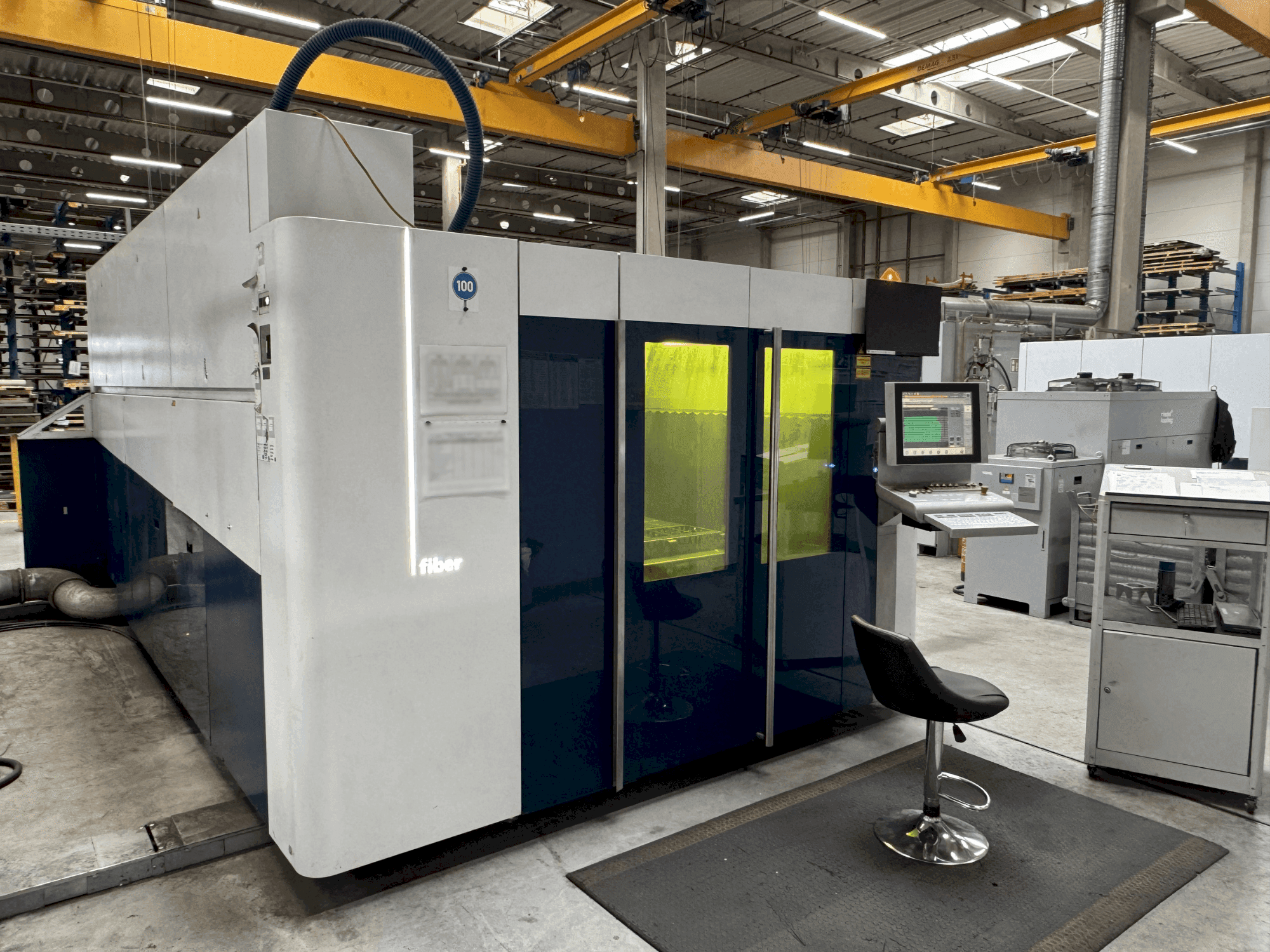 Vista frontal de la máquina TRUMPF TruLaser 5030 Fiber