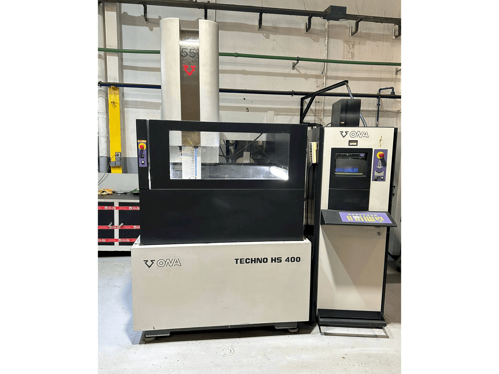 Vista frontal de la máquina ONA HS 400