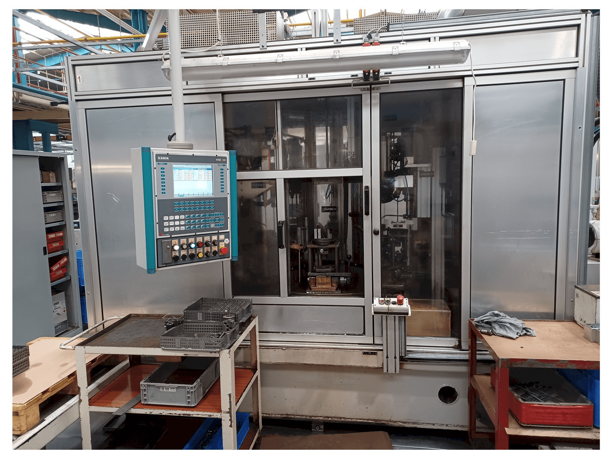 Vista frontal de la máquina KADIA 2PH 60/250R