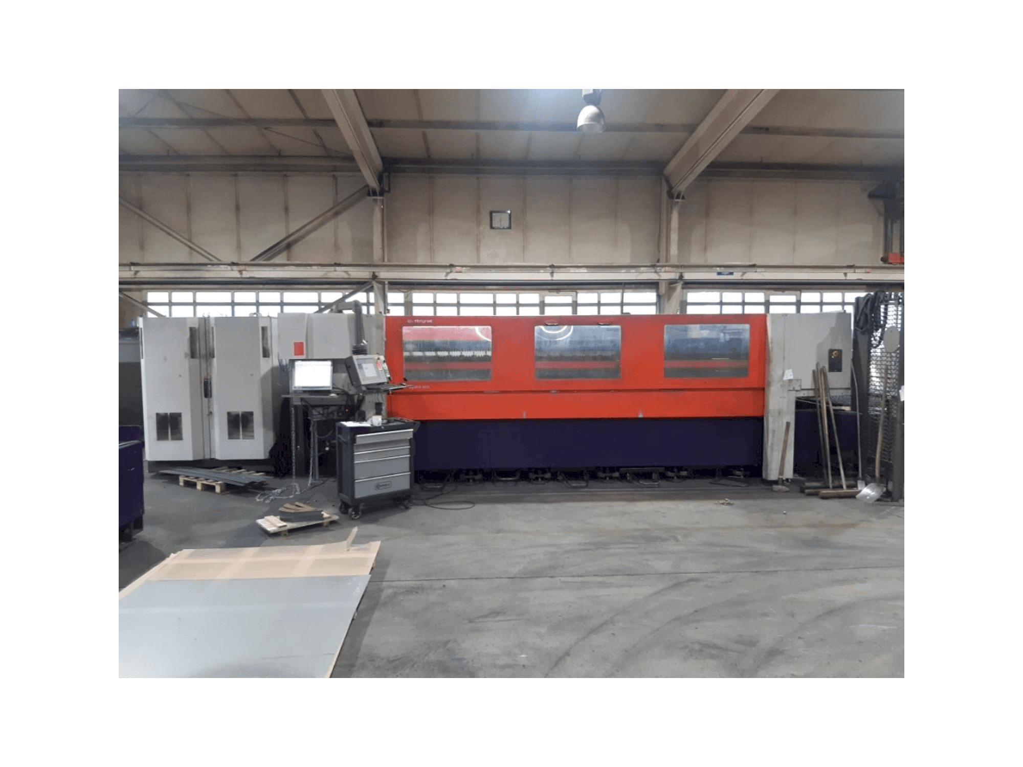 Vista frontal de la máquina Bystronic Bystar 4020