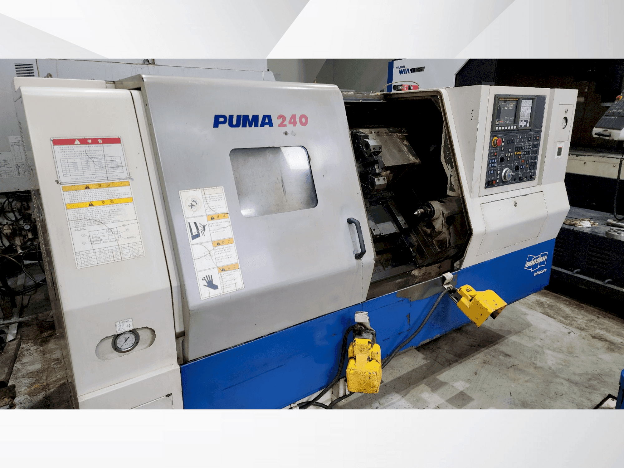 Vista frontal de la máquina DOOSAN PUMA 240B